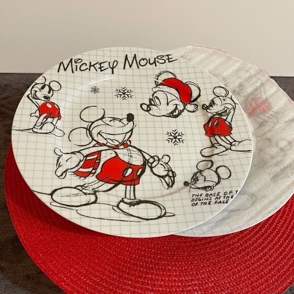 Disney Mickey Mouse Sketchbook Christmas plates set of 2 NWOT - Picture 2 of 6